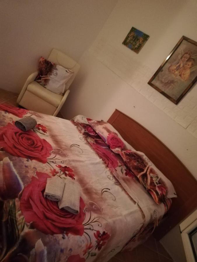 La Casa In Campagna Di Ottavia Alezio Exteriör bild